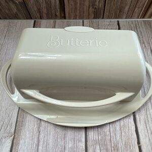 Butterie Countertop Butter Keeper